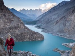 Hiking tracks in Hunza