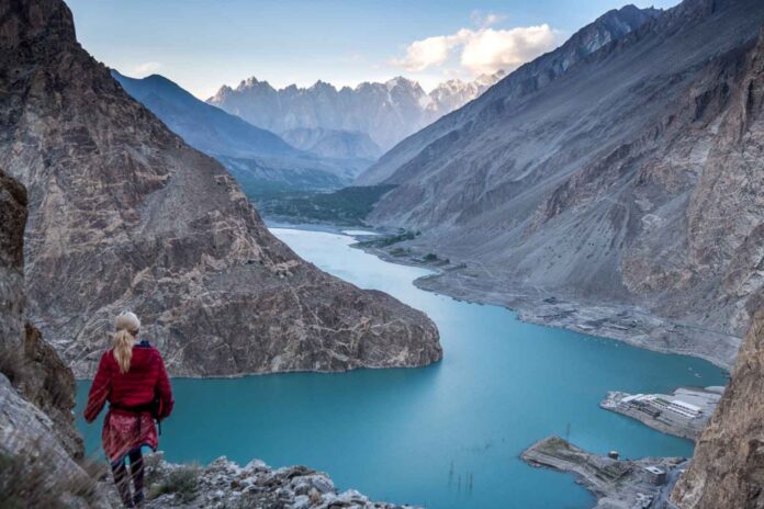 Hiking tracks in Hunza